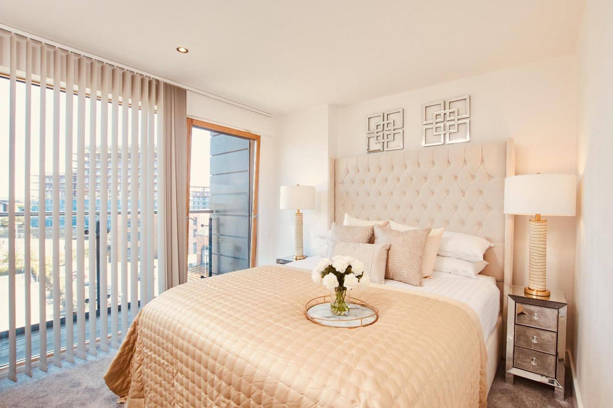 King Deluxe City Apt Large Balcony& Free Parking! Leeds  Exterior photo